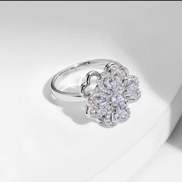Spinning Clover Ring – Anti-Stress Ring